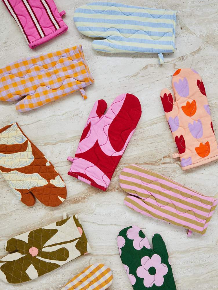 Kumquat Bloom Seersucker Oven Mitt - Mosey Me