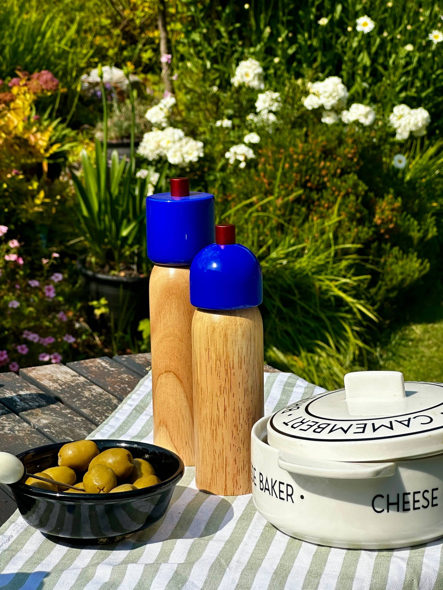 MÆGEN Salt & Pepper Grinders - Navy & Red