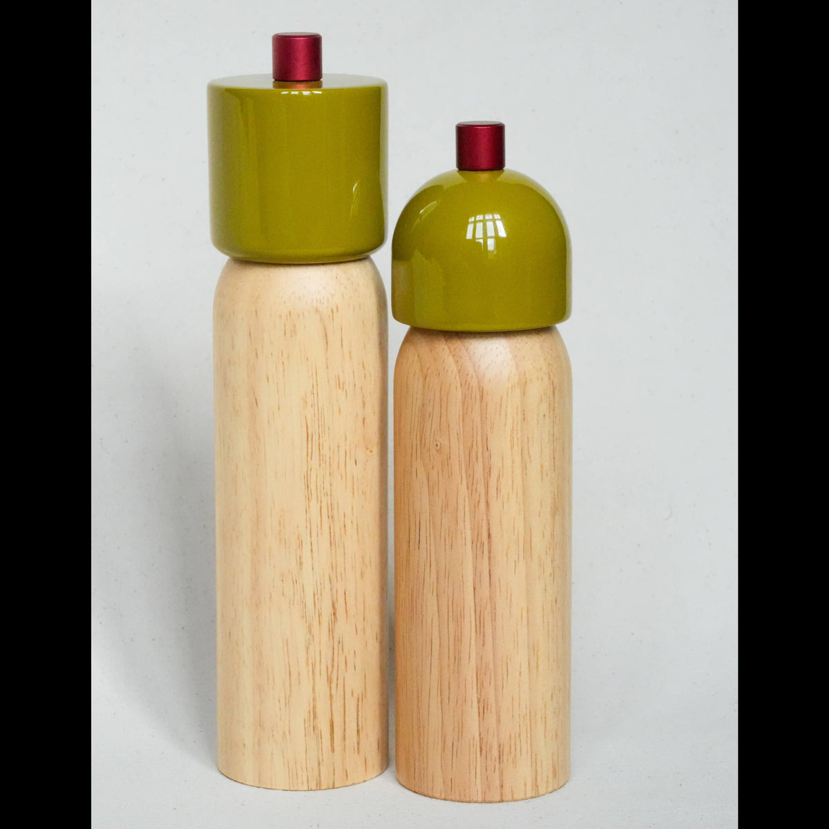 MÆGEN - Salt & Pepper Grinder - Olive & Red